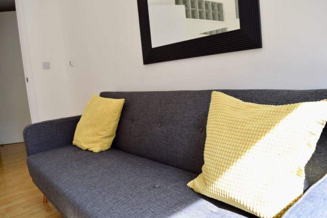 Modern 1 Bedroom Flat In Canary Wharf London Exterior photo